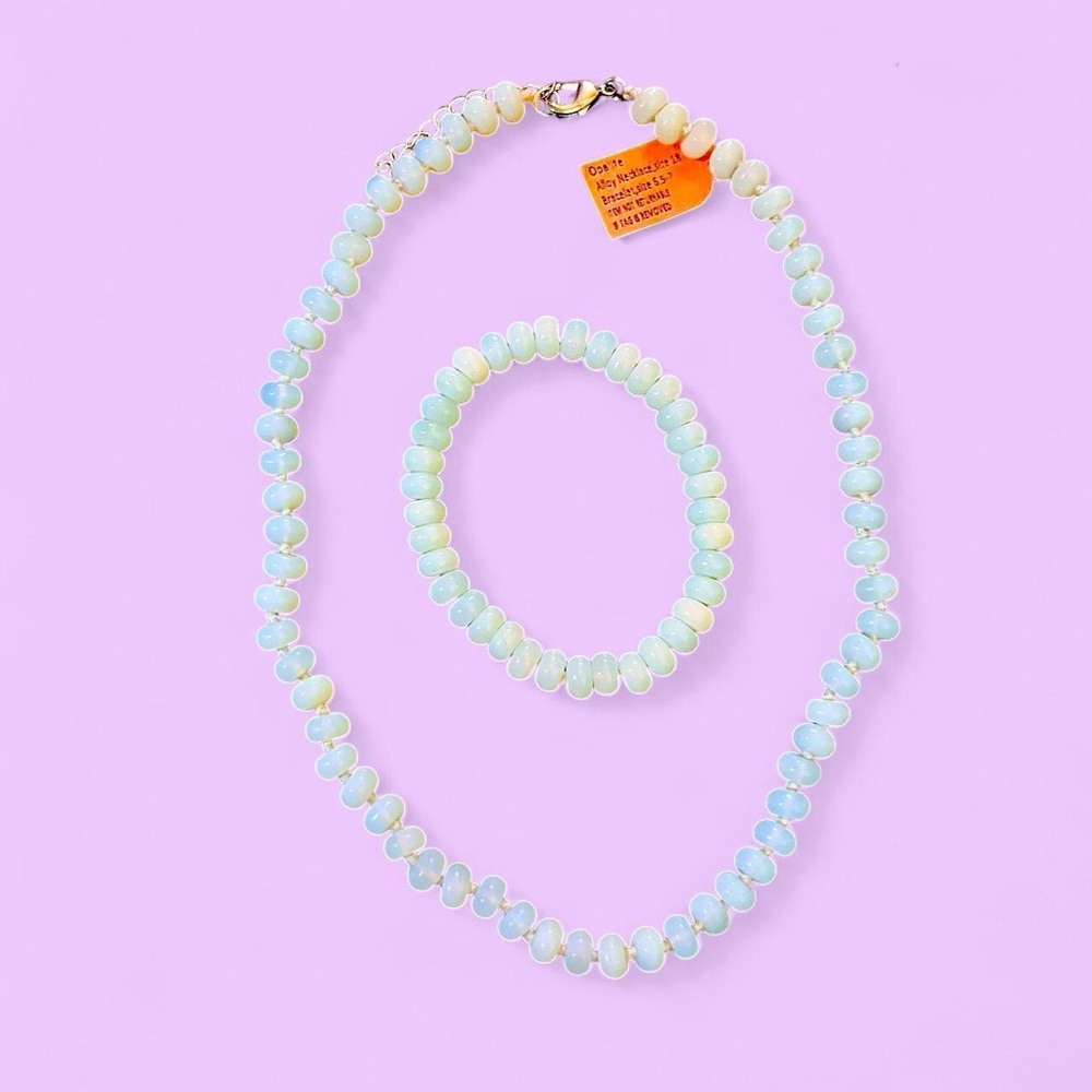 NWT Beautiful Opalite Necklace and Bracelet Set